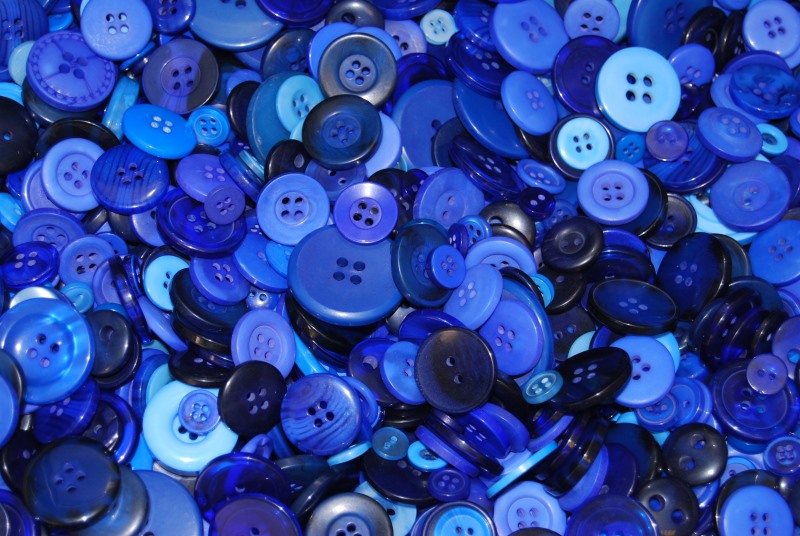 Pack of 25g - Mixed Sizes of Various Blue Buttons for Sewing and Crafting -  CelloExpress