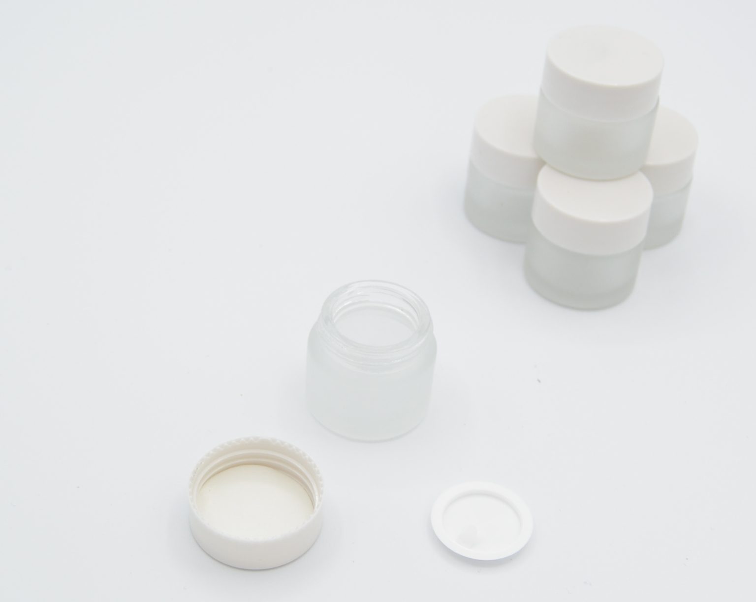 Round Glass Jars with Lids and Inserts - 10ml Frosted - White Lids ...